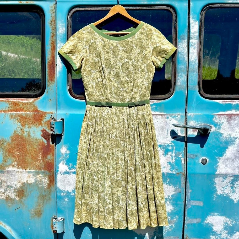 50s Leslie Fay green floral midi cocktail dress